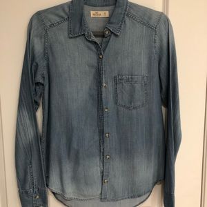 Lived in denim Hollister button down shirt size XS
